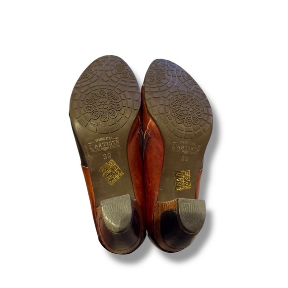L'Artiste Spring Step Joella‎ Shoes Size 39 Brown Leather Heels Button Detail - Picture 12 of 13